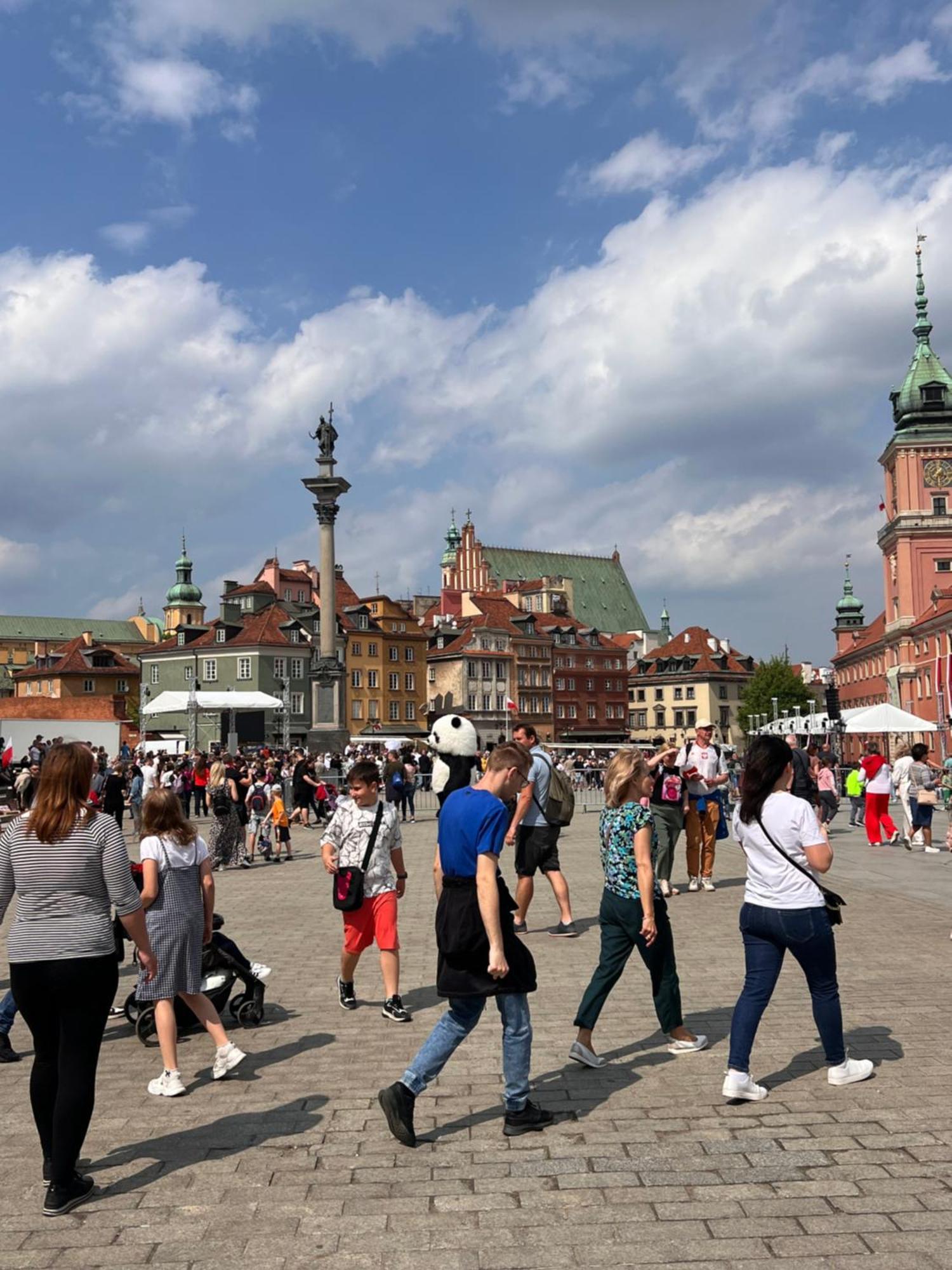 Butas Smolna, Centrum Warsaw